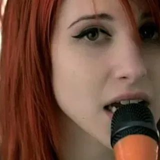 Paramore: That's What You Get [OFFICIAL VIDEO] 